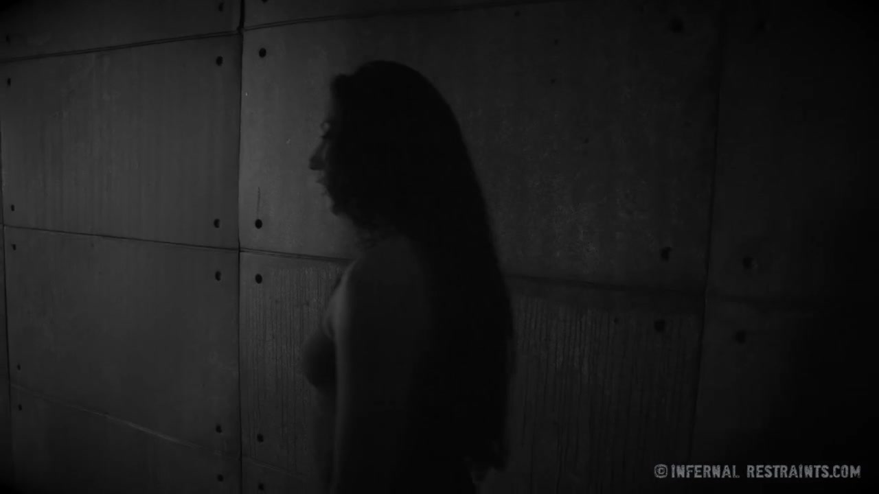 INFERNAL RESTRAINTS - Mandy Muse