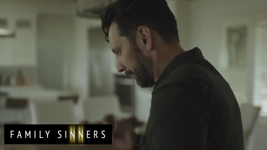 Showing her How Talented His Tongue Is (1)